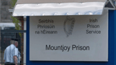 Tá an tAire Dlí agus Cirt, Gnóthaí Baile agus Imirce, Jim O’Callaghan, tar éis an conradh a shíniú le haghaidh síneadh nua ag Ionad Dóchas (Príosún na mBan Mountjoy) a mhéadóidh acmhainn an phríosúin faoi 52 spás nó 30%