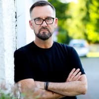 Fear a thug dorn do Brendan Courtney: measúnú le déanamh air maidir le Seirbhís Phobail