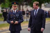 Coimisinéir an Gharda Síochána Justin Kelly agus an tAire Dlí agus Cirt Jim O’Callaghan 
