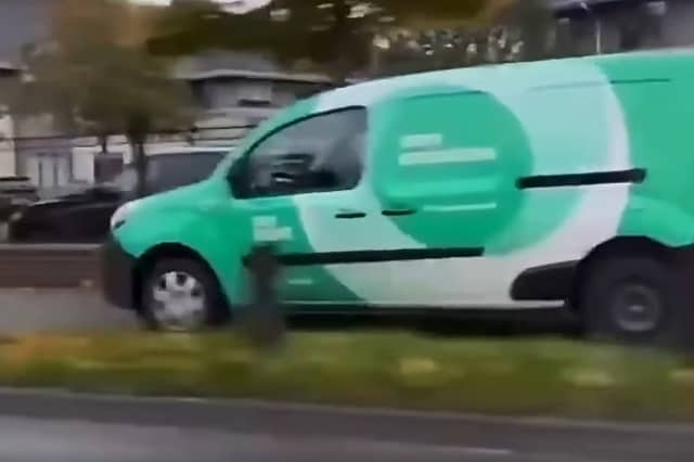 An veain de chuid An Post a fheictear sa phíosa scannáin