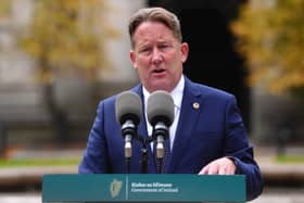 An tAire Iompair Darragh O’Brien ag labhairt ag Foirgnimh an Rialtais i mBaile Átha Cliath tar éis chruinniú an Rialtais, faoi shonraí phlean Dublin Metrolink 