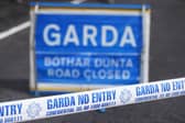 Deir na Gardaí gur tharla an teagmhas, inar bhain feithicil amháin amháin, ar Shráid an Bhráthar i gCaiseal go gairid tar éis a 3 a chlog Dé Céadaoin
