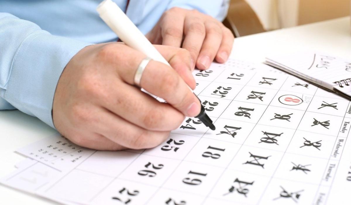 Cathain a bhíonn na laethanta saoire bainc in Éirinn thar an Nollaig agus i 2026?