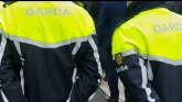 Breis is 100 Garda ar an l&iacute;ne tosaigh le gunna&iacute; taser a bheith armtha acu faoi Nollaig