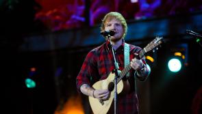 Beidh ceolchoirm ag an cheoltóir Ed Sheeran ar an Chlochán Liath 