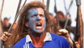 Ceiliúrfaidh Mel Gibson 30 bliain de Braveheart le lucht leanúna Éireannacha i Mí
