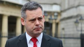 Teachta ag iarraidh níos mó cosaint dó dhaoine ó chamiléirí