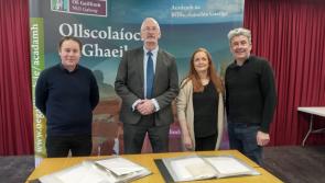 Lámhscríbhinní  bronnta ar Acadamh na hOllscolaíochta Gaeilge 
