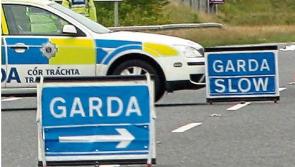 Beirt dhéagóir a maraíodh i dtimpiste marfach ina raibh carr agus tarracóir i Maigh Eo