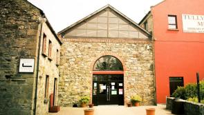 Turas allamuigh timpeall Leithinis Inis Eoghain ag daltaí Coláiste Chineál Eoghain
