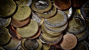 Méadú €12 ar an liúntas míchumais agus cúramóirí 'buille suaite do chearta an duine'