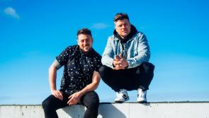 Cé hiad na haíonna ar chlár na seachtaine seo de The 2 Johnnies Late Night Lock In