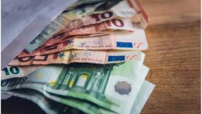 DEIMHNITHE: Dátaí íocaíochta do chreidmheasanna fuinnimh Bhuiséad 2025 fógartha