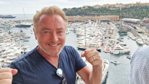 Cosnóidh sé na milliúin ar Michael Flatley a theach a dheisiú mar gheall ar iarmhair cheimiceach