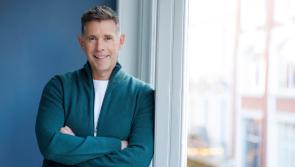Dermot Bannon nochtann sé ar scanradh tromchúiseach sláinte a d'fhág é san ospidéal agus 'i bpian uafásach'
