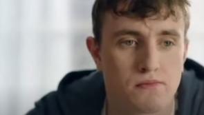FÉACH: Nochtann Paul Mescal an méid a íocadh leis as fógra cáiliúil faoi ispíní Denny