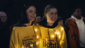 Dáta eisithe don imeacht bhliantúil Darkness Into Light