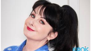 Déanann an t-údar, Marian Keyes cur síos ar a alcólacht agus meabhairshláinte