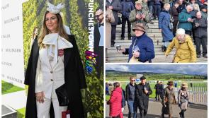 PICTIÚIR: Baineann lucht an rása taitneamh as spraoi faoin ngrian ag Féile Bhaile Phúinse