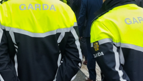 Naoi n-imbhualadh gortuithe tromchúiseacha agus bás bóthair eile thar dheireadh seachtaine Saoire Bainc