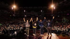 Tá léiriú iontas Coldplay ar Shráid Grafton le feiceáil i bhfíseán ceoil nua