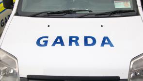 Tá fiosrúchán ar siúl tar éis corp rothaithe a bheith aimsithe i Ros Comáin