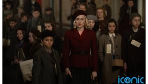 FÉACH: An chéad amharc ar Saoirse Ronan i scannán eipiciúil a leagadh amach le linn an Dara Cogadh Domhanda