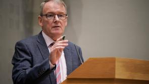 'Ardphróifíl' TD Shinn Féin Brian Stanley ag fógairt imeacht suaite ón bpáirtí