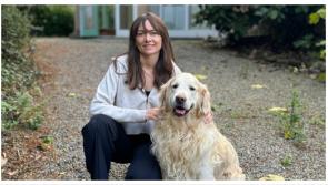 Spreagann madra dídeanaí na hÚcráine bailiúchán iontach ealaíne