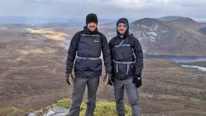 Gairmeacha eachtrúla ag athair agus mac bunaithe ar ghníomhaíochtaí faoin aer