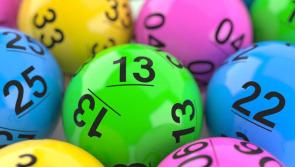 Tá buaiteoir EuroMillions na hÉireann ag ceiliúradh amhantair €500k