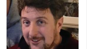 Ardaíodh na mílte laistigh de laethanta d'athair óg de thriúr a diagnóisíodh le hailse foirceanta