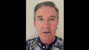 B'éigean do Daniel O'Donnell freagra a thabhairt ar ráflaí go bhfuil sé tinn san ospidéal i measc imní