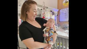 Iontach! Breis is €28,000 bailithe ag GoFundMe do bhabaí Oscar a bhí ag troid le tinneas neamhchoitianta