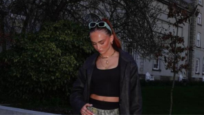 ‘Íoc as é féin’ – bhuail an tionchar Éireannach Lauren Whelan agus í ag ‘impí’ ar thicéid do Coachella