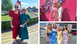 PICTIÚIRÍ: Glamour galore ag Lá na mBan de chuid Fhéile Punchestown