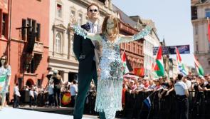 Conas agus cá háit le féachaint ar iontráil na hÉireann agus í ag seinm sa dara leathcheannais Eurovision