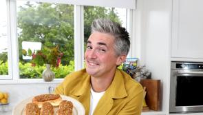 An cócaire iomráiteach Donal Skehan in uisce te thar ardú céime íoctha ar Instagram