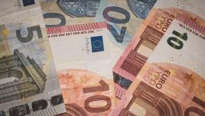 Cinnteoidh reachta&iacute;ocht nua go mbeidh 'rochtain ar airgead tirim' ag n&iacute;os m&oacute; daoine