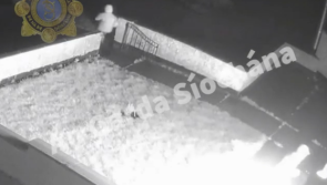 F&Eacute;ACH: F&iacute;se&aacute;n cr&aacute;ite a thaispe&aacute;nann n&oacute;im&eacute;ad a dh&oacute;igh bu&iacute;onta teach in ionsa&iacute; tine marfach in &Eacute;adan Doire