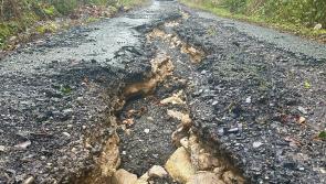 Aghaidh ch&aacute;ili&uacute;il 'amuigh ag tabhairt cuairte' ag f&aacute;il amach cad is cinnte gurb &eacute; an b&oacute;thar is measa in &Eacute;irinn &eacute;