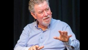 Seoladh leabhar An Tiarna George Hill agus Pobal Ghaoth Dobhair ar na bacáin