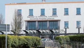 Taifid othar aimsithe ar chosán in aice le ceann de na hospidéil is gnóthaí sa tír