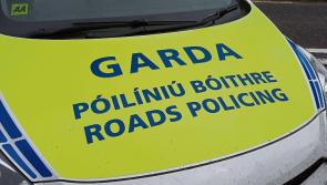 Bean marbh agus beirt pháiste tughta chun otharlainne