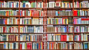Foras na Gaeilge tairiscintí a lorg maidir le Club Leabhar ar líne a sholáthar