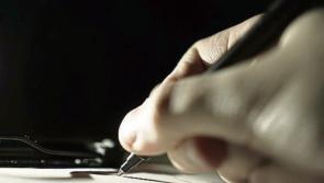 Leacht cuimhneach&aacute;in a nochtadh i gcuimhne ar an scr&iacute;bhneoir Seosamh Mac Grianna