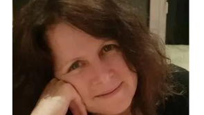 Ómós do Lorna Woodnutt ‘álainn’ a maraíodh in ionsaí Uíbh Fhailí
