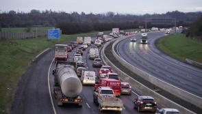 Ardóidh rátaí dola ar mhótarbhealaí agus ar Thollán Chalafort Bhaile Átha Cliath in 2025