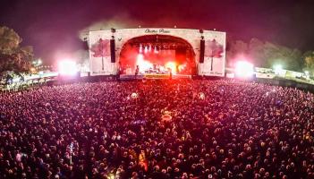 Deimhníonn craoltóir Éireannach craoladh beo teilifíse ar fhéile Electric Picnic a bhí díolta amach