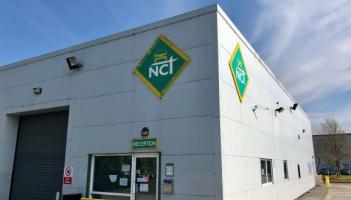 Tiománaí ‘turraithe’ nuair a thaispeánann tástálaithe NCT fadhb a d’fhéadfadh a bheith marfach a fuarthas ar charr dóibh